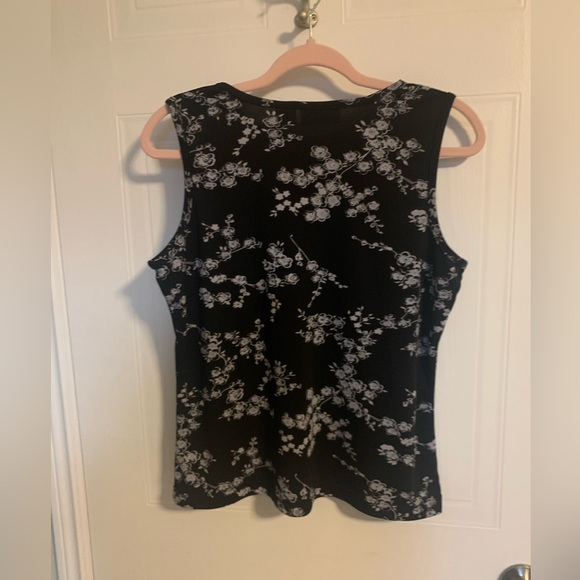Gloria Vanderbilt sleeveless blouse - Picture 2 of 3